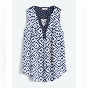Skies Are Blue Ikat pattern Blouse in Navy Blue and White